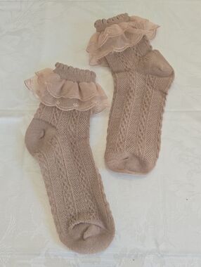 Light Brown Ruffled Ankle Cable Knit Socks